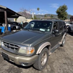 2000 Ford Explorer