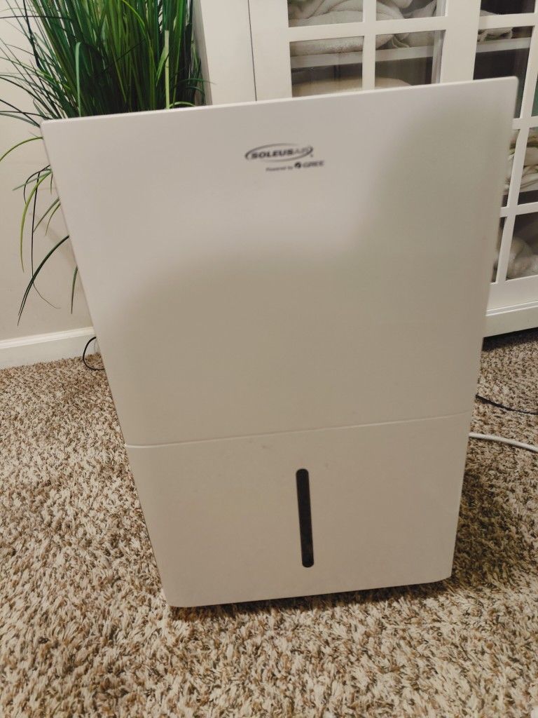 Soleus Air 70 Pint Dehumidifier! Continuous Use with Hose or Empty Bucket!