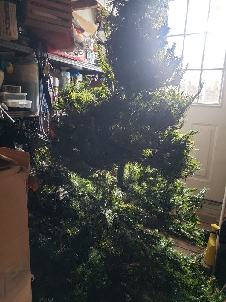 7 Foot Artificial Christmas Tree 