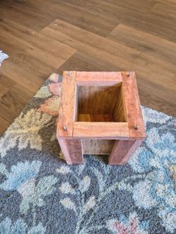 Redwood Planter with 4 hooks for hanging.   8¼" suare by 7".high