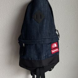 North Face x Supreme Backpack 