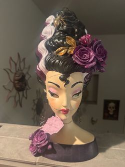 Bella Luxe  Bride of Frankenstein Bust Figurine