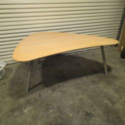Large desk 3 leg atomic design