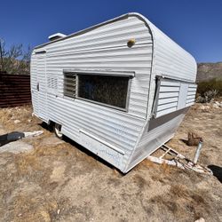 Camper Trailer Shasta style - Restoration project ! 