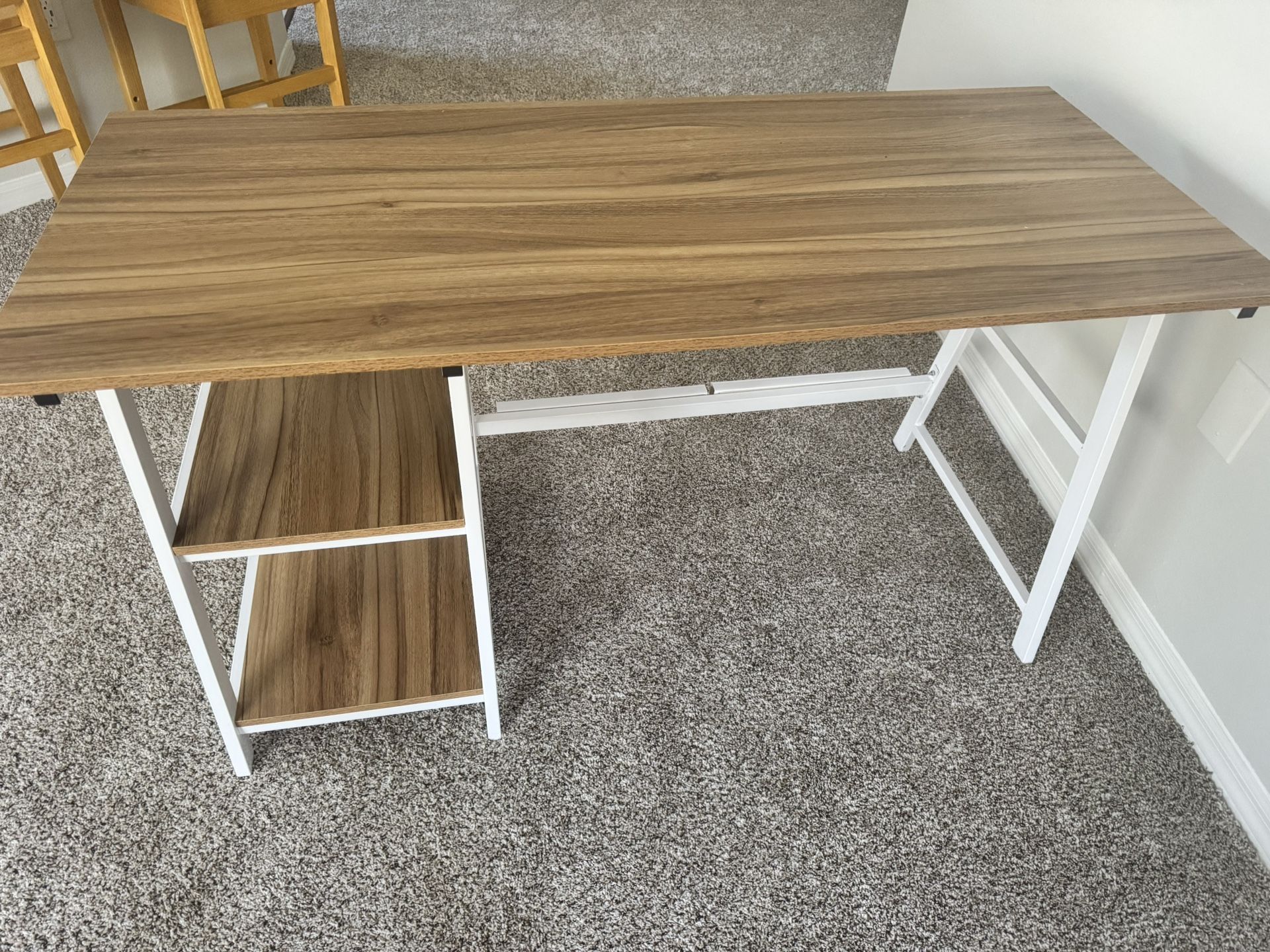 White Medal/Wood Desk
