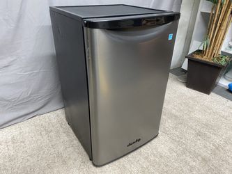 DANBY 4.4 cu ft Classic Stainless Steel Mini Fridge Model #DAR044A6BSLDB