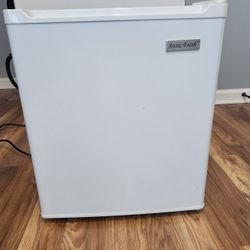  Arctic Fresh 1.6 Cubic Feet Mini Fridge Works Great.