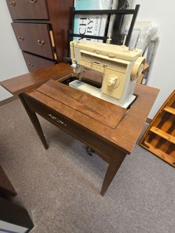 Vintage Singer Stylist 533 Sewing Machine with Cabinet