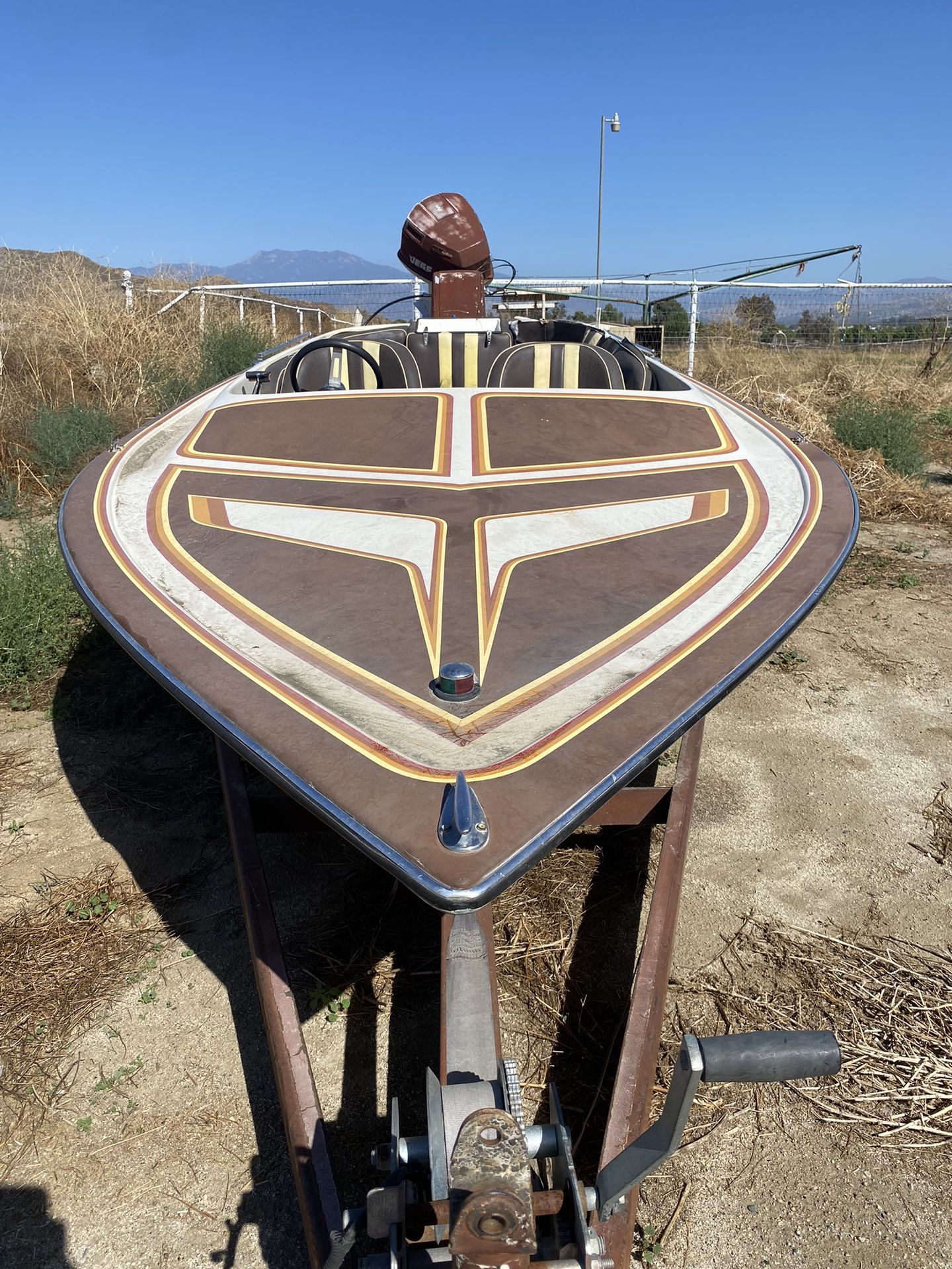 1984 Galaxie V Hull 19ft Boat.