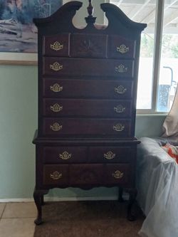 Beautiful vintage 7 drawers tall dresser 34 wide 71 height 18 deep