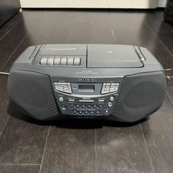 Sony CFD-S22 CD/Cassette/AM / FM Radio
