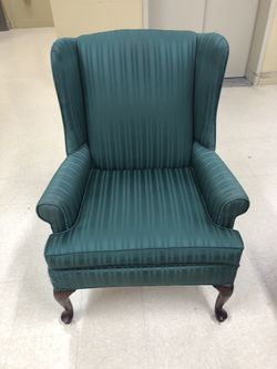 Nice chair in good shape ASK ME ABOUT DELIVERY