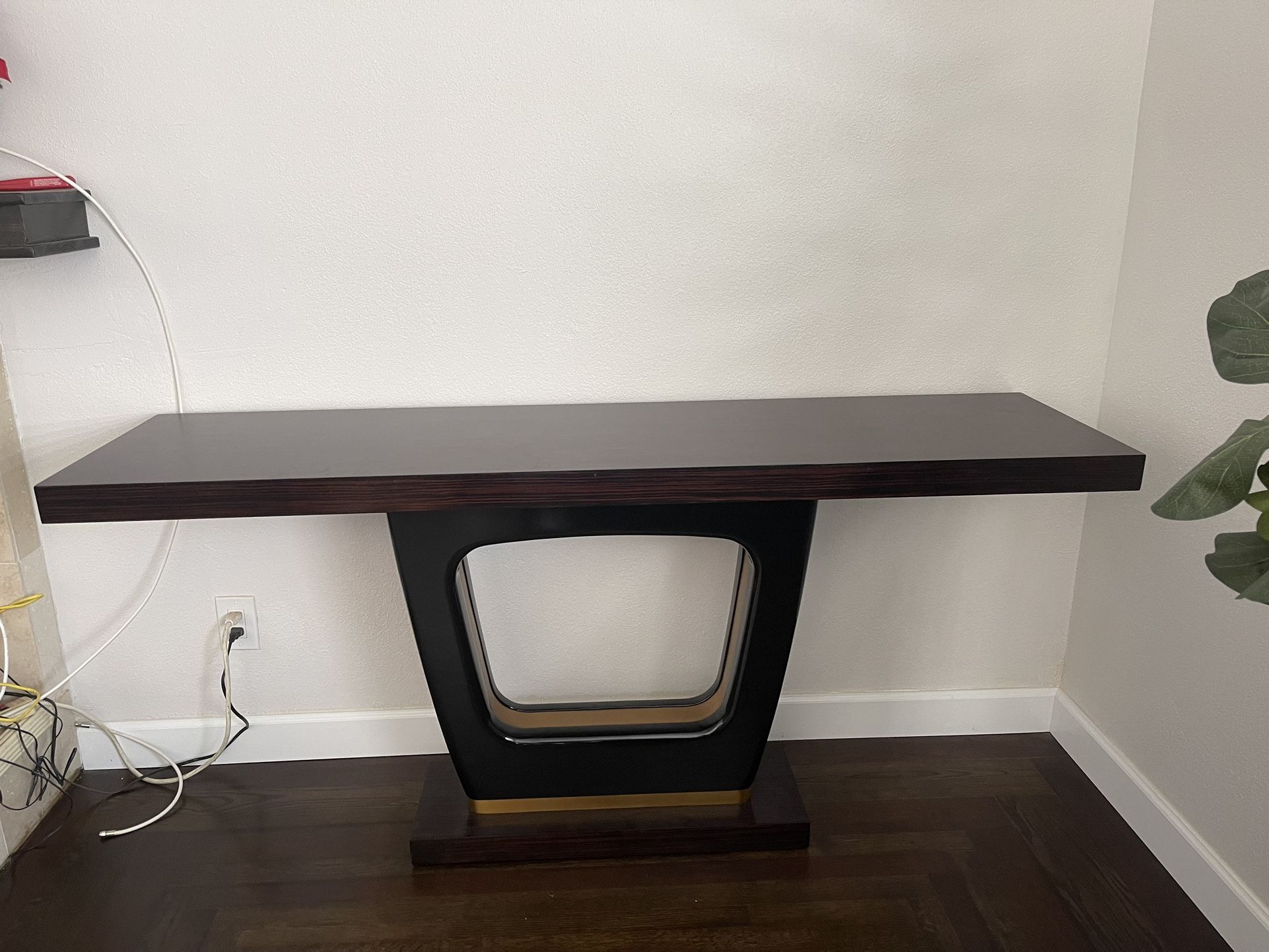 Console Table (Alexis)