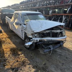Auto parts 2003 Toyota Tacoma
