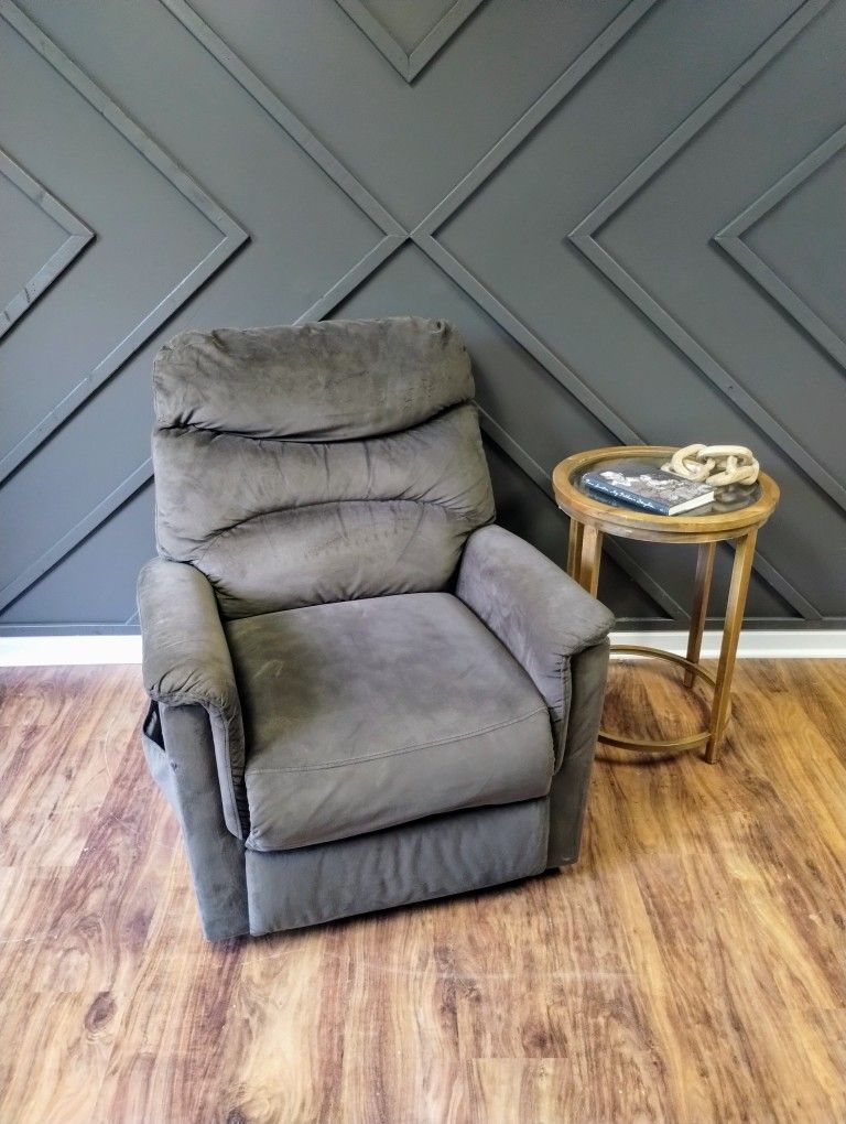 Electric Recliner Lift Chair (Delivery Available!!!)