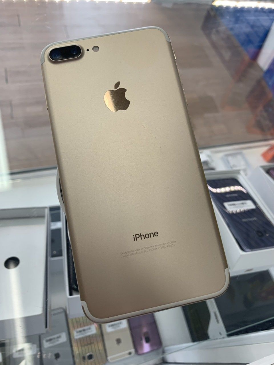 IPHONE 7 PLUS 128 GB FACTORY UNLOCKED EXCELLENT CONDITION