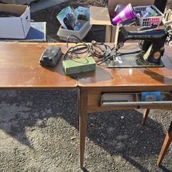 1946 Singer Sewing machine