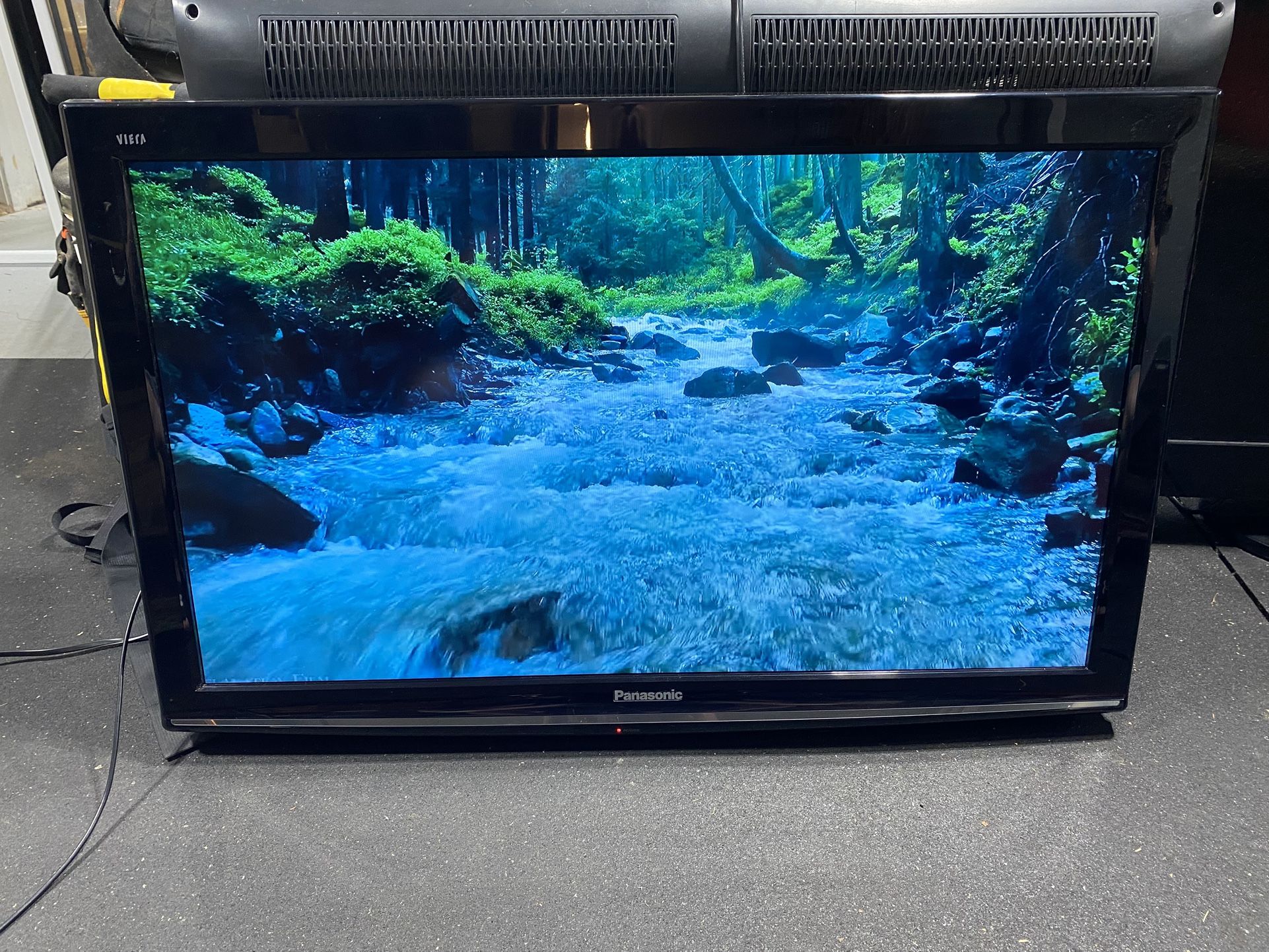 ๐บ Panasonic 37โ LCD HDTV (Model TC-L37S1) | 1080p Full HD โ HDMI Ready! ๐ Great for Streaming, Gaming, Guest Rooms & More! ๐ฎ๐๏ธ