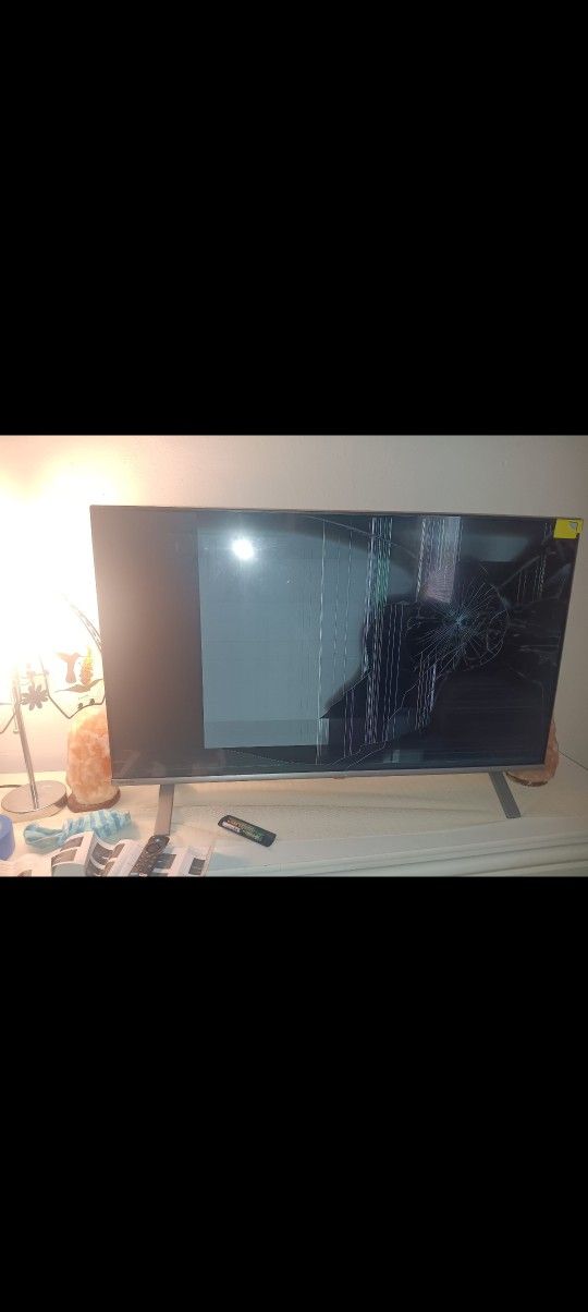 Cracked Screen Toshiba Fire Tv43 Inch