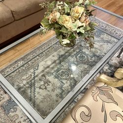 In great shape! Very nice coffe table!