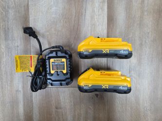 NEW Genuine DeWalt 20V Starter Kit With Two 4AH Powerpack Batteries