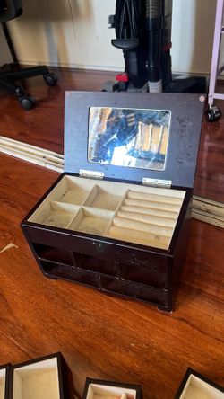 Free Jewelry Box