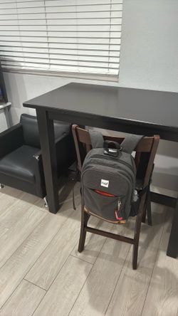 Table / chair