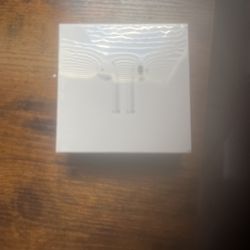 Apple AirPod with wireless charging case