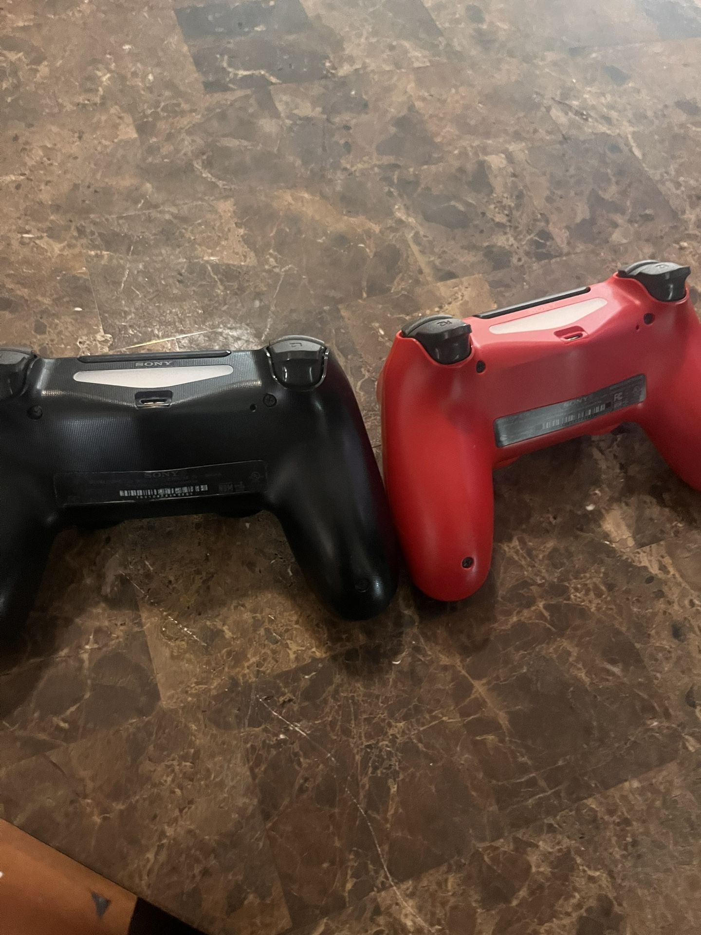2 PS4 Controllers For Sale 2 For 35$