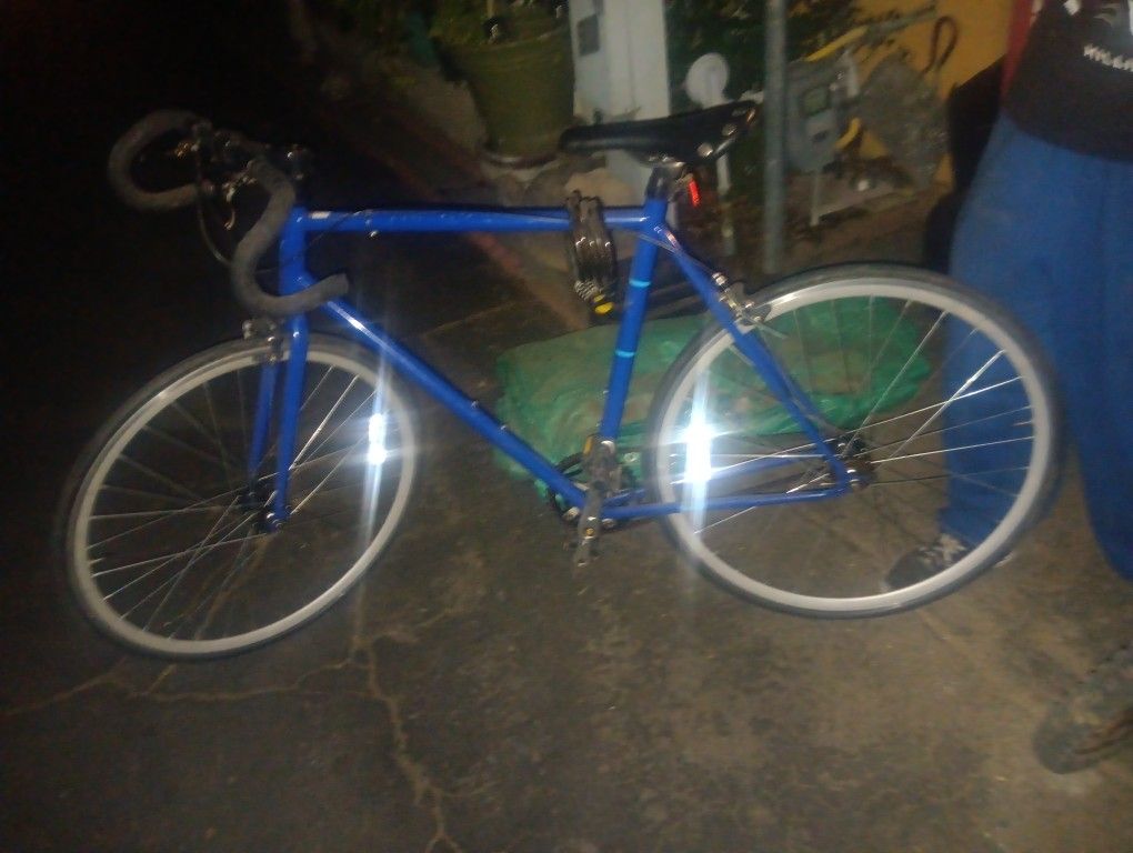 Rode Bike Look Like Don't The Brand It Has A ON FRONT OF FRAME