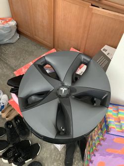Tesla Model 3 Wheel Covers (4)