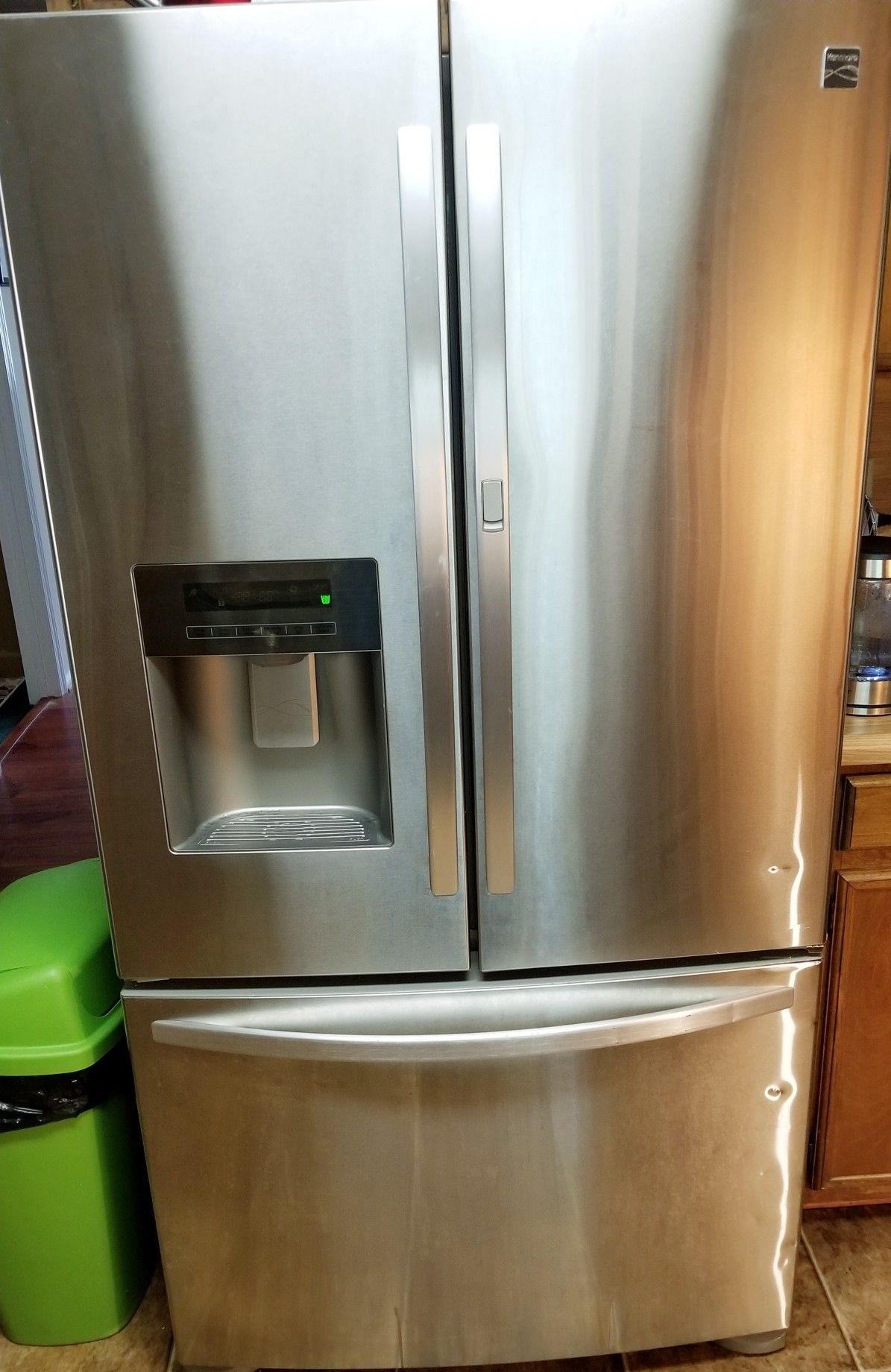 Kenmore Elite ® Congelador Inferior Refrigerador w/Bottom Freezer Refrigerator $3,495. NOW $900