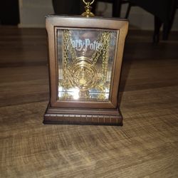 Hermione Grangers Time Turner and Display case