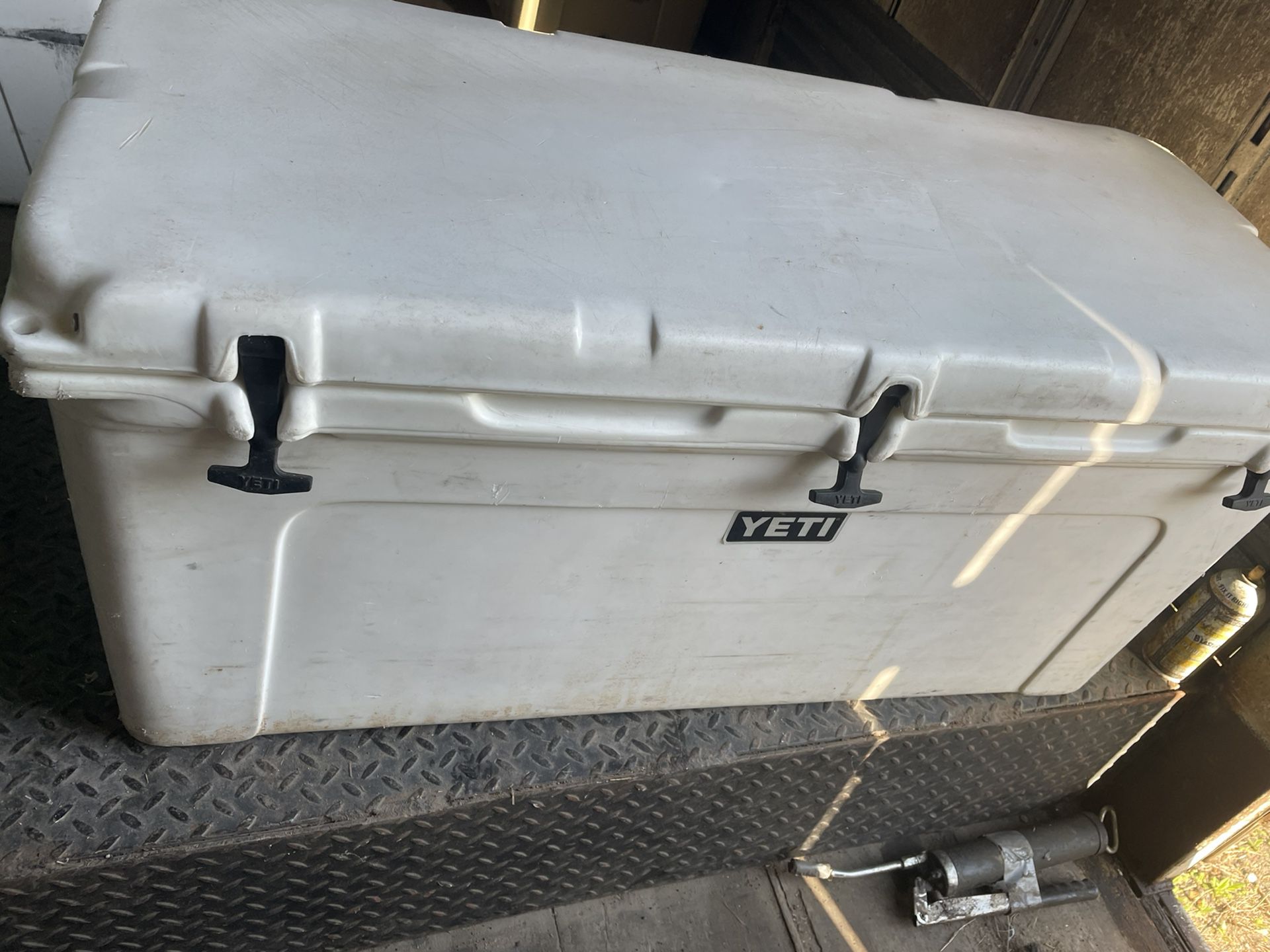 Yeti 110 cooler for Sale in Lake Oswego, OR - OfferUp
