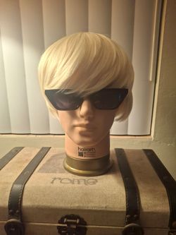 Wig platinum blonde
