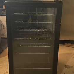 VINOTEMP VT34 - Wine Refrigerator, 34 Bottle Capacity 