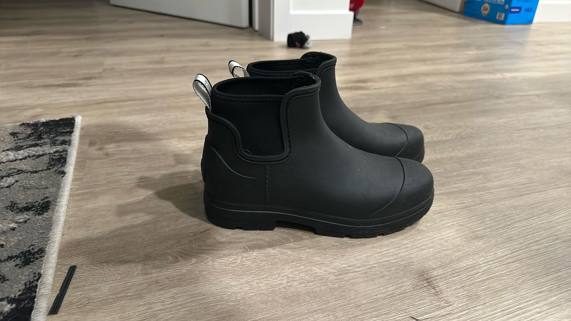 Ugg Rain Boots Size 9womens