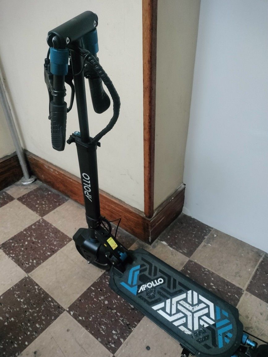 Apollo Explore Electric Scooter READ DESCRIPTION