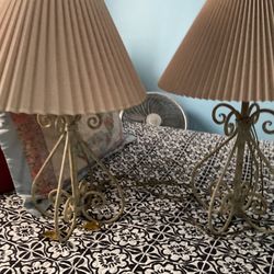 A Pair Of Beautiful, Old, Strong Lamps, Work Very W (NO SHIPPING)