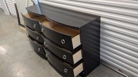 Ashley dresser. Free delivery 👍