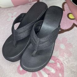 black wedged sandals 