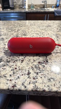 Red Beats Pill Speaker (USB-C)