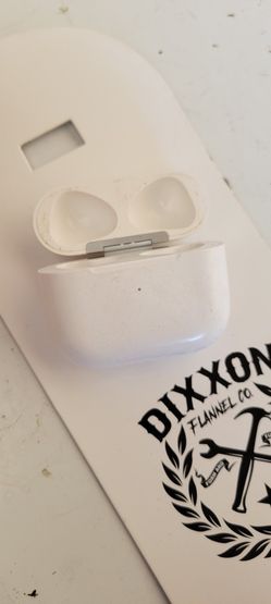 Apple Wireless Box Charger No Ear Buds
