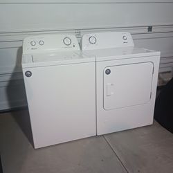 Amana Matching Set By Whirlpool Corporation Excellent Working Condition And Very Clean