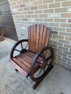 Wooden wagon wheel Adirondack stationary chair