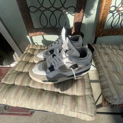 Jordan 4s
