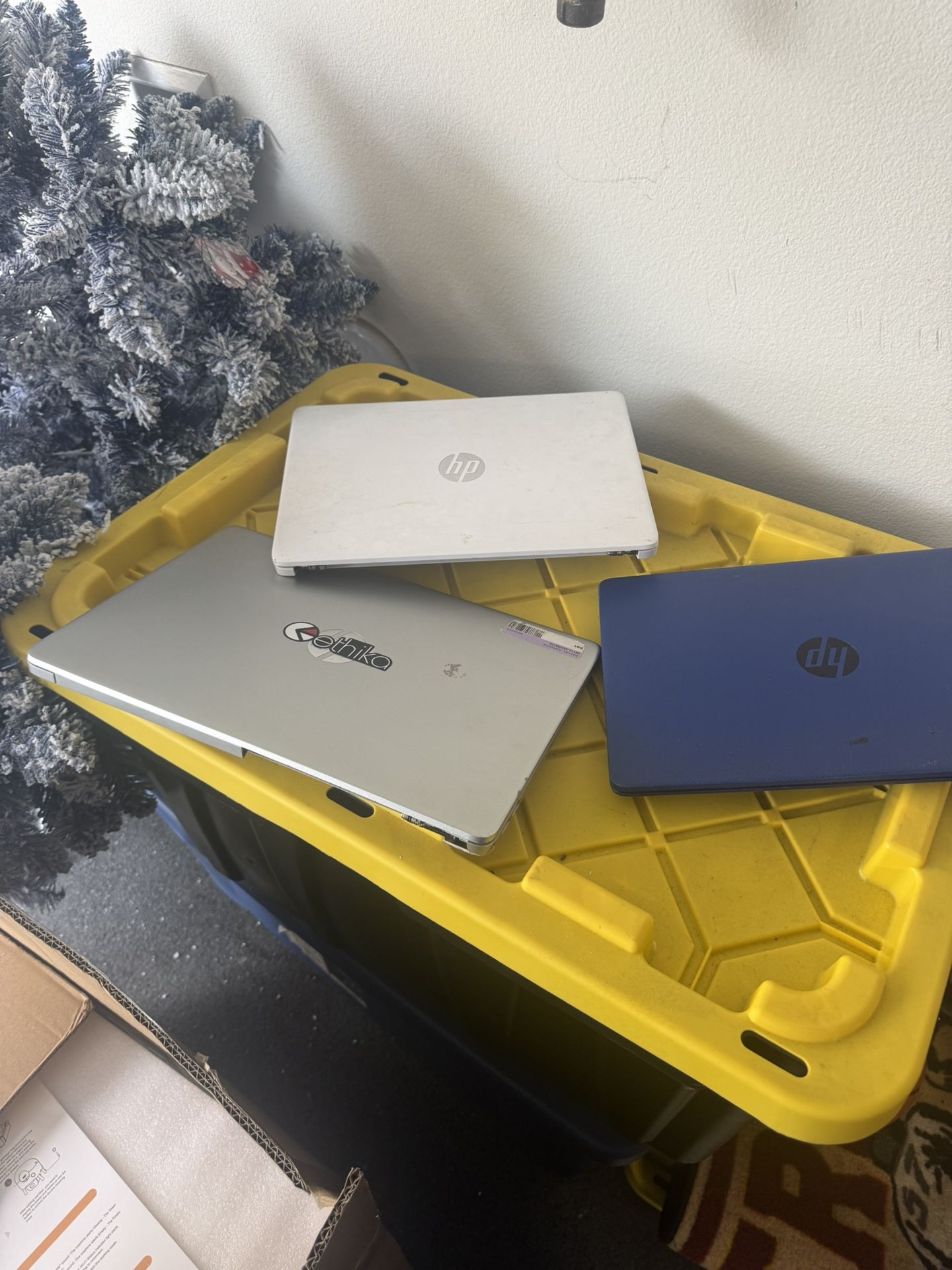 3 hP Laptops