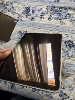 Apple iPad Pro 11 inch (3rd Gen) Wi-Fi + 5G