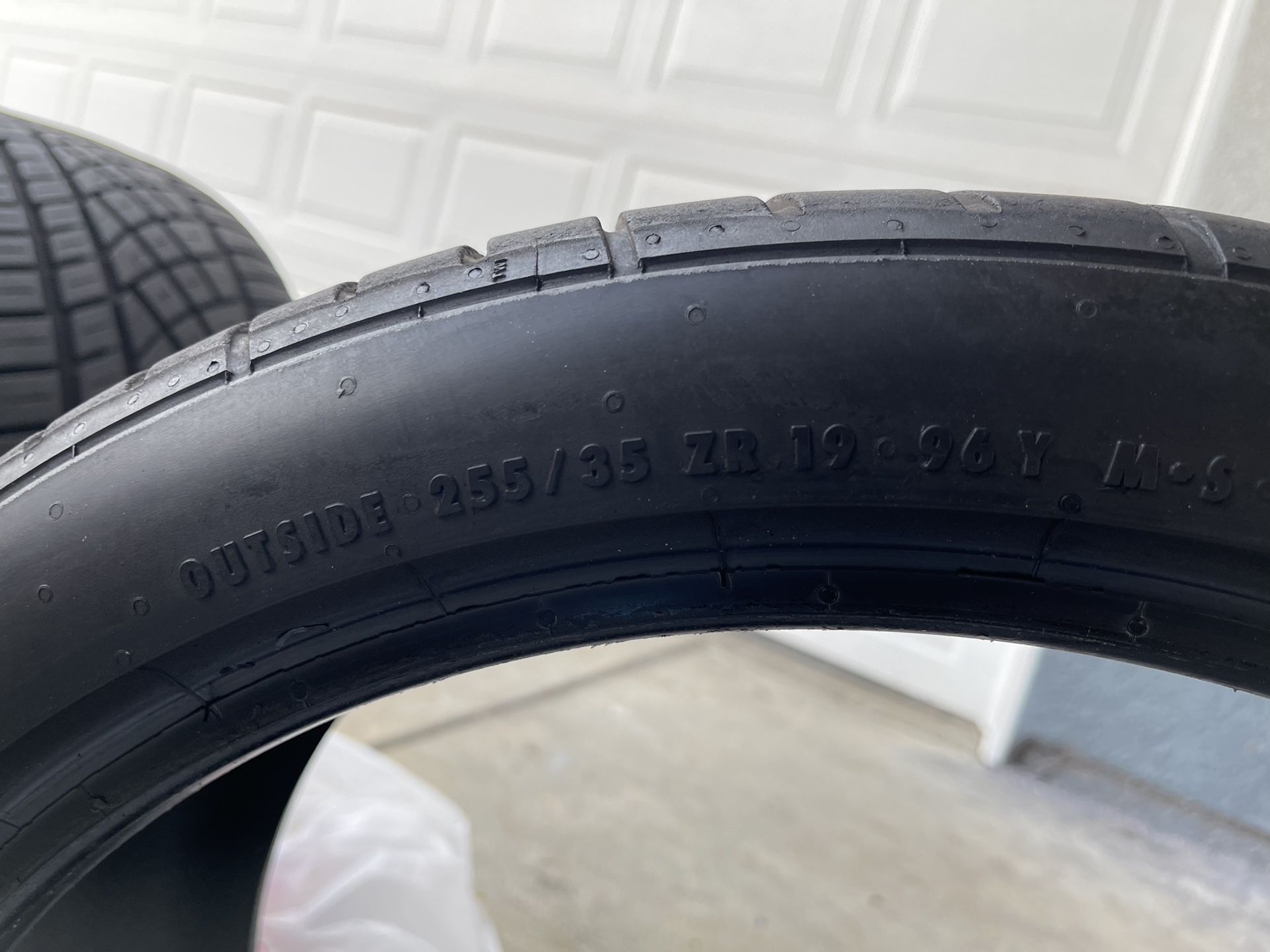 Used Continental ExtremeContact DWS 06 Tires 255/35/ZR19