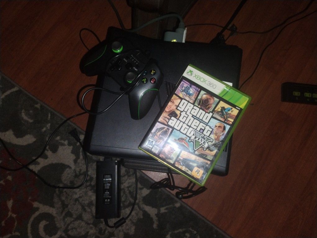 Xbos 360 Special Edition+ GTA5 (Both Discs)